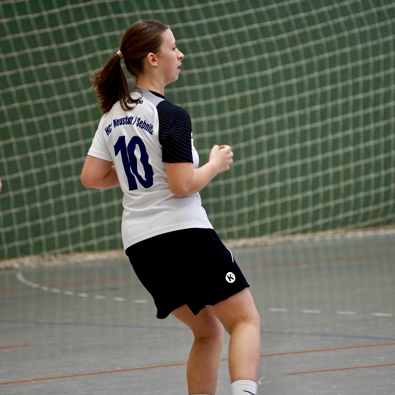 34AEBFE3-E1D0-4A21-80D2-F85D2EC0E900_1_201_a