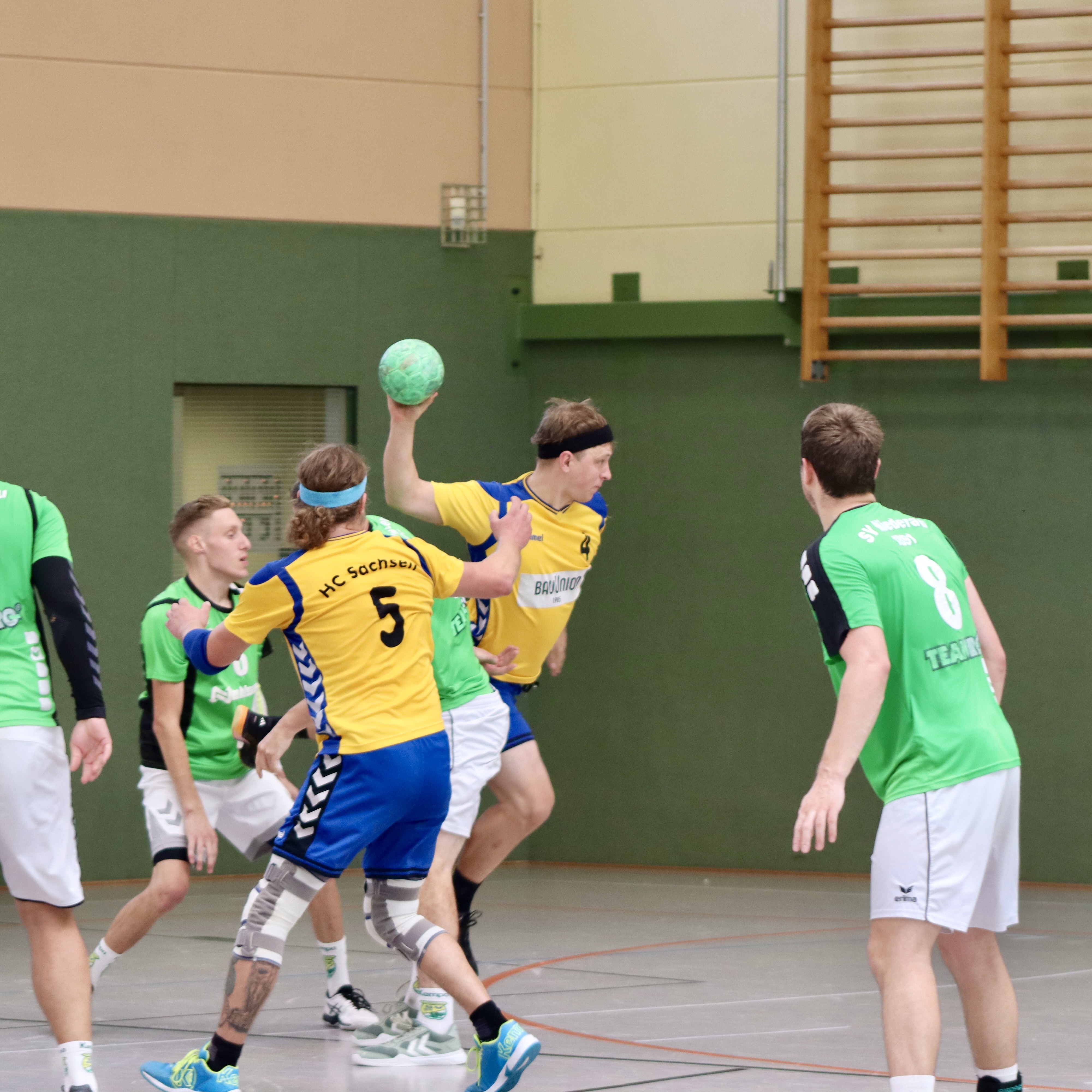 56C89DA2-3C74-4BC6-A280-9A59FD927584_1_201_a