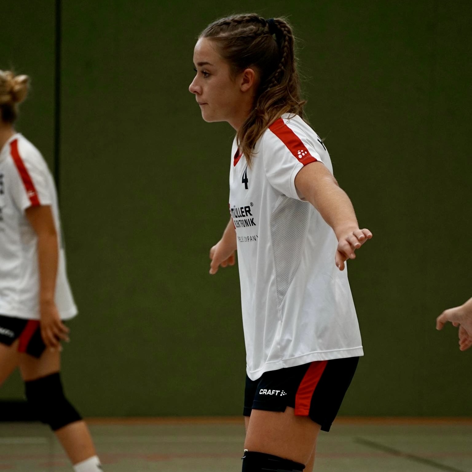 78FDB65D-6201-4BCA-8301-7552F6BD1984_1_201_a