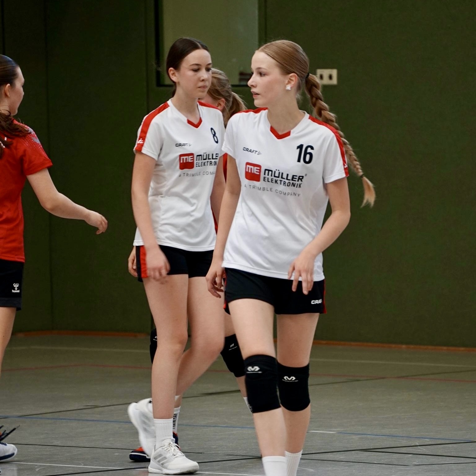 AC8484A6-9B19-46C3-970B-36A21EE49C20_1_201_a