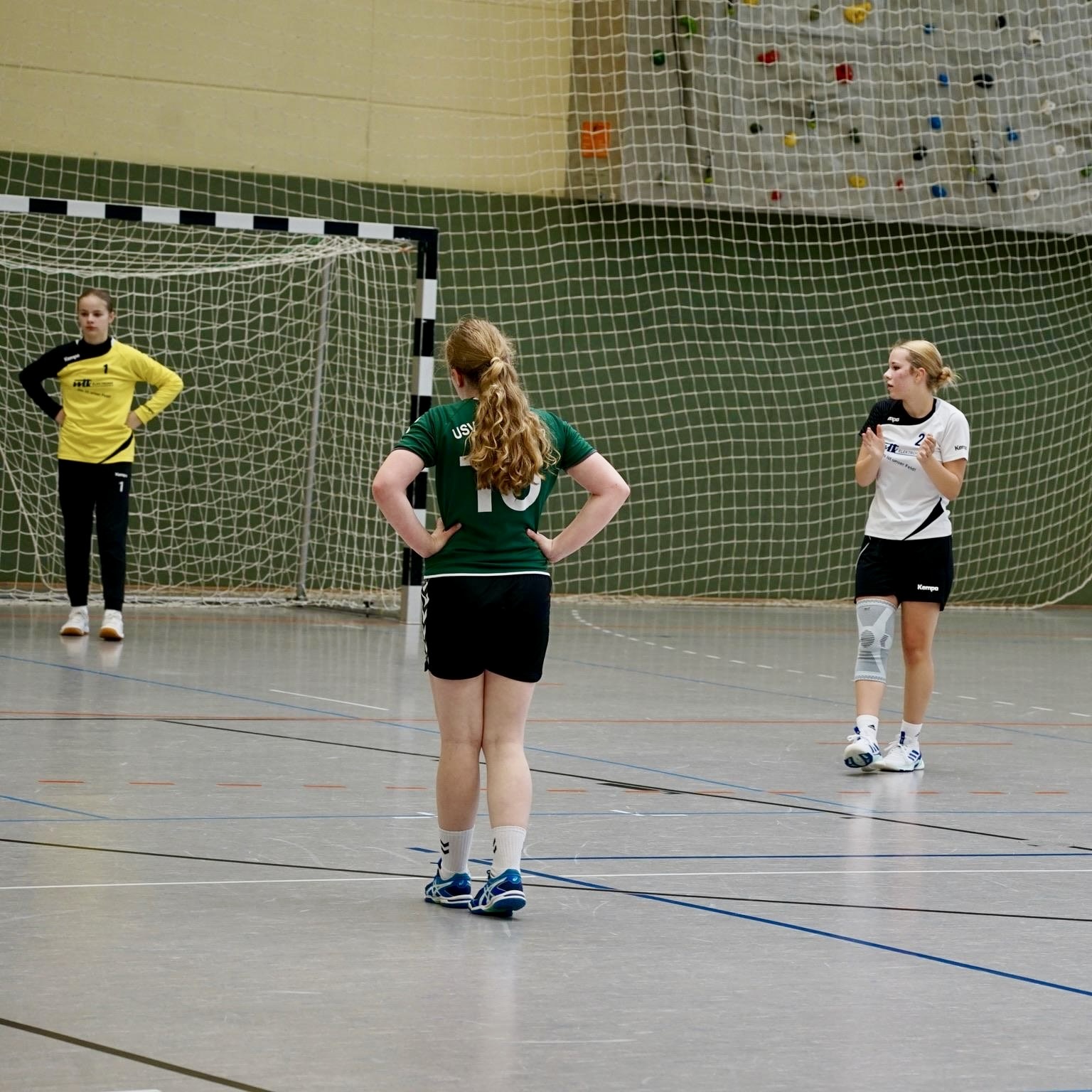 B89FB6A9-D583-464A-9AD9-D880A766DC4E_1_201_a