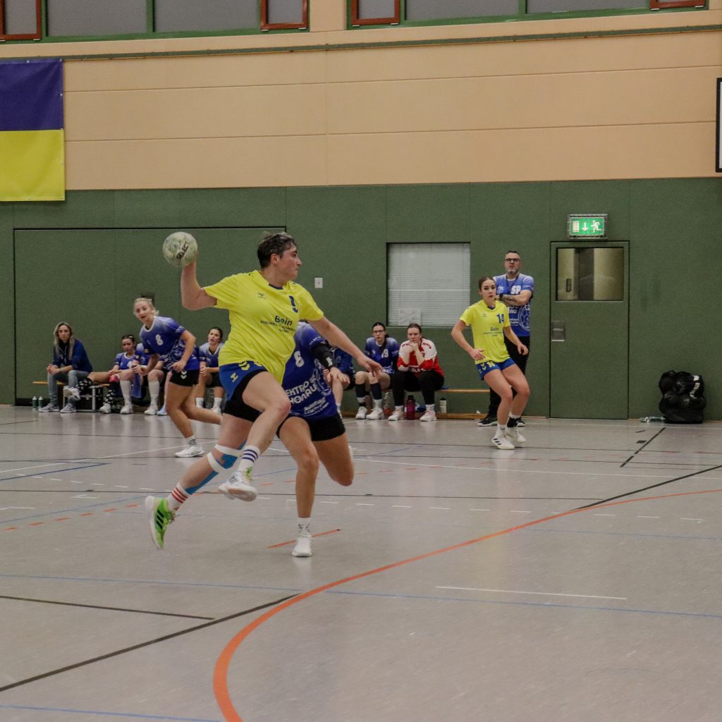 Frauen gg. Bernstadt-03