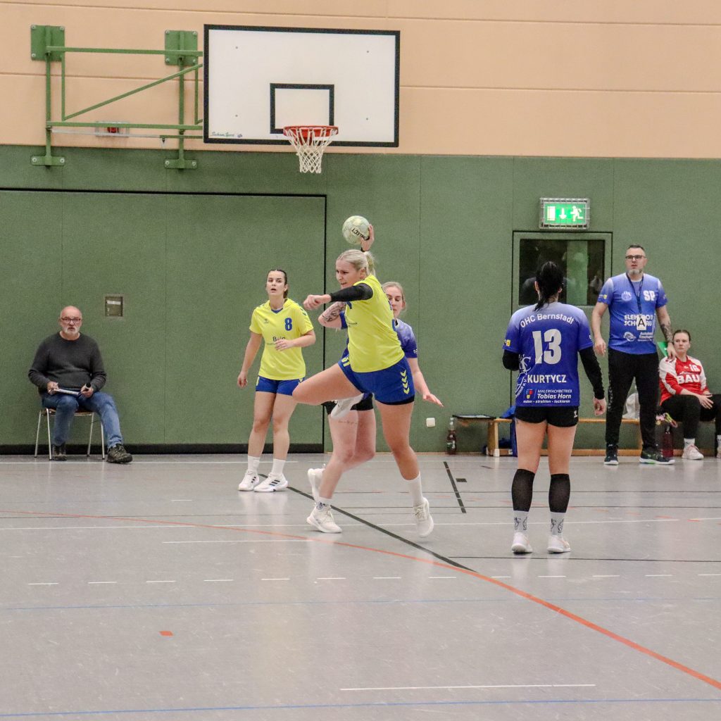 Frauen gg. Bernstadt-08