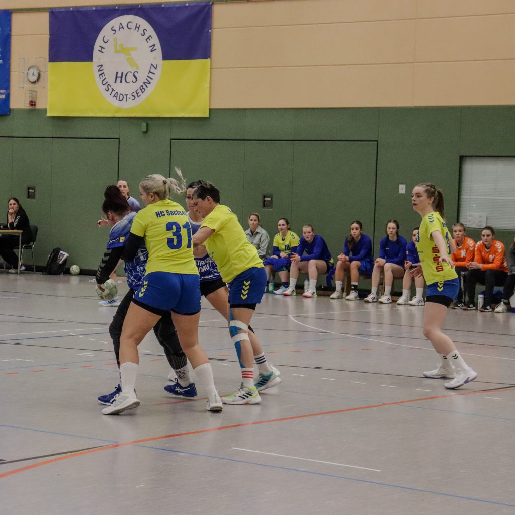 Frauen gg. Bernstadt-15