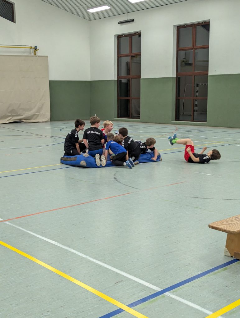 PXL_20251217_172438112.RAW-01.COVER